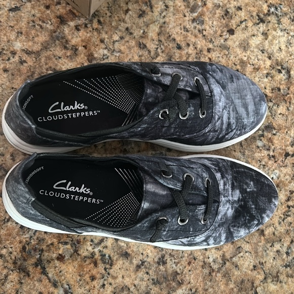 New Clarks Breeze Ave II Sneakers - Picture 4 of 10